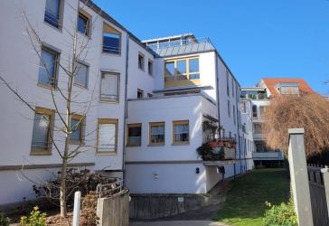 Charmante Maisonettewohnung mit Aufzug und Tiefgaragenstellplatz in bester Lage