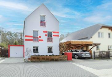 Ihr neues Zuhause: Wohnen auf drei Ebenen mit Gartensauna, Garage und Vollkeller in Ludwigsfelde