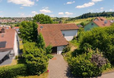 * Architektonischer Rohdiamant mit Fernblick - Einfamilienhaus in außergewöhnlicher Aussichtslage von Herbrechtingen *