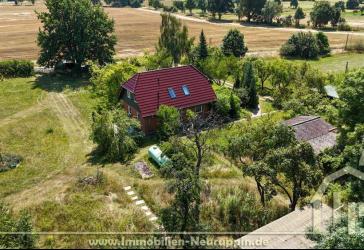 Traumhaftes Idyll am Dorfrand: Großzügiges Einfamilienhaus auf weitläufigem Naturgrundstück