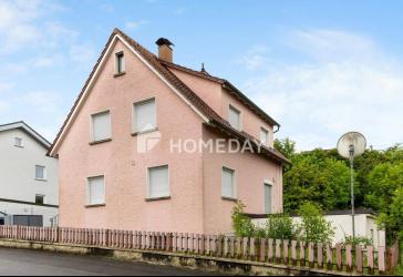 Zweifamilienhaus in Obersulm mit Garten, Balkon, Garagen und viel Gestaltungspotenzial