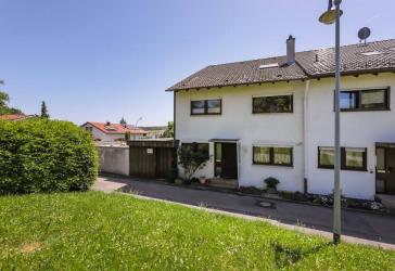**Familienglück auf vier Ebenen - Großzügige Doppelhaushälfte mit Einliegerwohnung!**