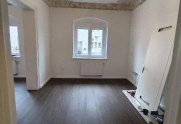 Erstbezug nach Sanierung!Familienfreundliche 4-Zi.-Whg. am Kluser Platz!