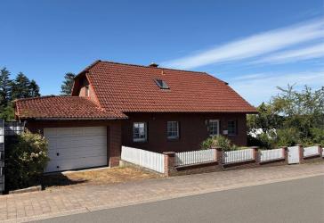 Schönes, freistehendes Einfamilienhaus mit herrlicher Aussicht in Obersimten