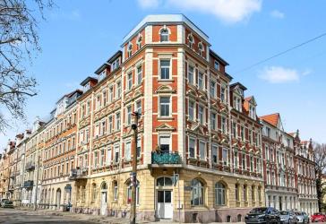 Kapitalanlage: Gepflegte 2-Raum-Wohnung mit neuem Laminat in Riesa