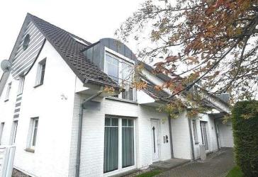 Strandnahe Ferienwohnung mit Terrasse