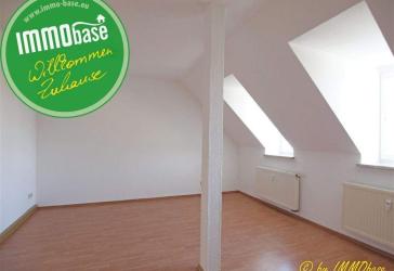 Charmante Dachgeschoss-Wohnung mit Stellplatz am Haus!
