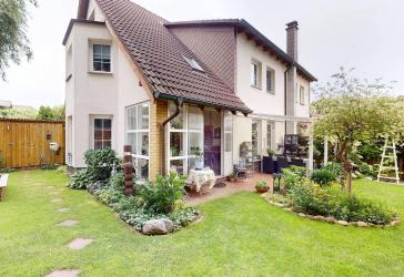 Bezugsfertige Doppelhaushälfte bei Berlin mit schöner Gartenanlage und guten Anbindungen