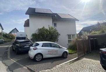 Modernes Zweifamilienhaus mit Einliegerwohnung mit Balkon in ruhiger Lage von Rösrath