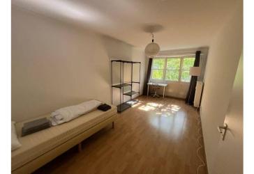 Helles Zimmer in Jungs-WG in Berlin- Wilmersdorf – fußläufig zum Ku’damm, möbliert