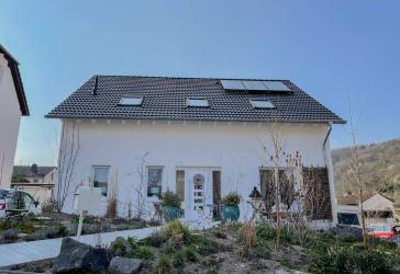 Lichtverwöhntes Niedrigenergiehaus für die große Familie in beliebter Lage von Remagen-Unkelbach