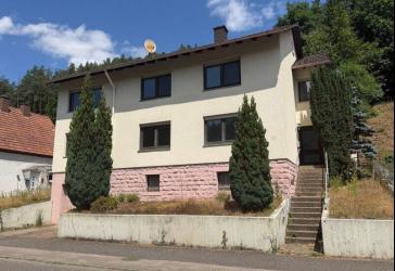 Teilrenoviertes Einfamilienhaus
