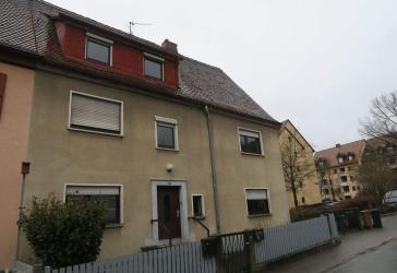 3 Familienhausperle in sehr guter Wohnlage sucht Polierer......