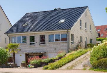 Doppelhaushälfte im freistehenden Haus in Travemünde zu sofort