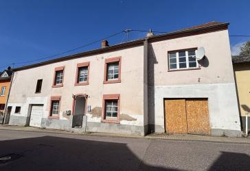 Stark sanierungsbedürftiges Wohnhaus mit Entwicklungspotenzial in Biebelhausen
