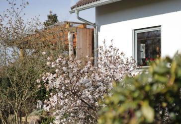 RARITÄT für Familien: 1.800 m² Grundstück + unverbaubarer Feldblick – Ihr neues Zuhause im Grünen