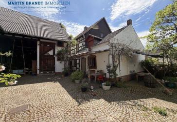 Traumhafte Hofreite für Tierfreunde mit Stallungen und Nebengebäude in Hünstetten / Limbach