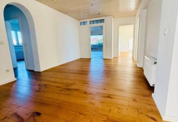 Großzügiges Wohnen: 5-Zimmer-Wohnung in Rommelsbach