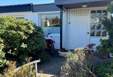 Gepflegter Bungalow mit Wintergarten und Garage im schönen Wedel
