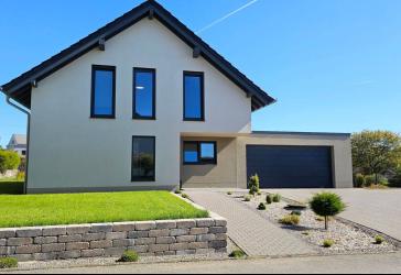 Modernes Einfamilienhaus im Hunsrück - Neubau mit großem Garten & KfW-40-Standard