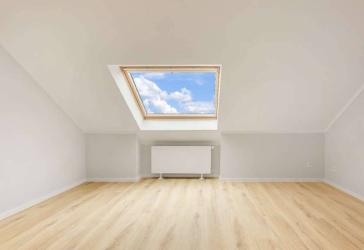 Moderne 3-Zimmer-Dachgeschosswohnung mit Einbauküche