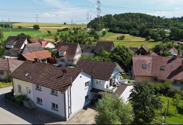 Besonderes Zuhause mit Wohlfühlcharakter - Modernisierte Doppelhaushälfte mit Einliegerwohnung