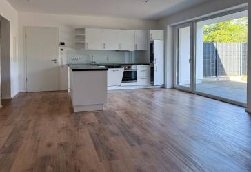 Schicke, ruhig gelegene Wohnung mit Einbauküche, Terrasse und Tiefgarage