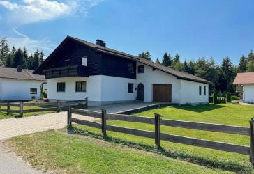 Großzügiges Familienhaus mit Platz für Generationen auf 1.186 m² Traumgrundstück mit Entwicklungspotenzial