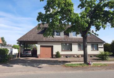 Wohnhaus mit Einliegeroption/ Mehrgeneration auf großzügigem Grundstück - provisionsfrei