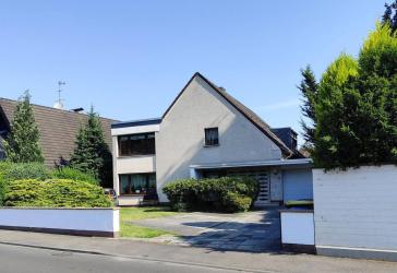 2-Familienhaus mit großem Garten