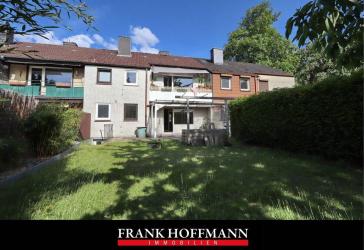Großes Mittelreihenhaus mit 2 Einheiten und Carport in Norderstedt