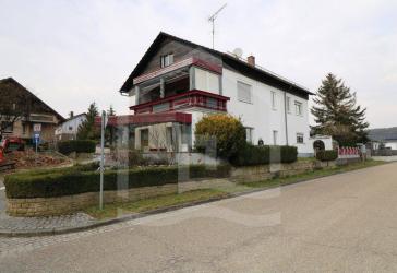 Vielseitige Immobilie mit Potenzial in Korb: Kernsaniertes Einfamilienhaus und großzügiges Baugrundstück