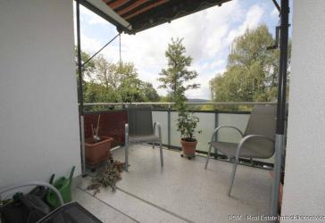 Horchheimer Höhe! Moderne 4 Zimmer Wohnung, Loggia mit Blick ins Grüne!