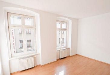 Gemütliche 3-RWE mit Balkon, Stellplatz und Aufzug im Stadtzentrum! - Provisionsfrei