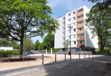 Schöne 3 Raum Wohnung mit Balkon