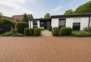 Bungalow in Hannover am Feldrand mit Garage und Garten