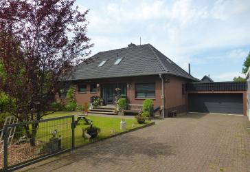 Ein-/ Zweifamilienhaus mit Vollkeller, Wohn/ Nutzfläche ca. 260m², Im Jahr 2020 umfangreich + energetisch saniert, EG ist altersgerecht, Top Zustand!!