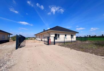 Moderner Bungalow aus 2024 in ruhiger Ortsrandlage - Modernität trifft Ruhe