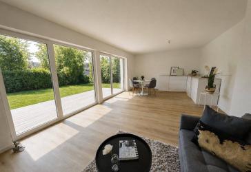+++bezugsfreie Erdgeschosswohnung mit Garten und Garage zu verkaufen+++