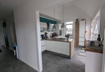 vermietete moderne 2,5 Zimmer Staffelgeschoss-Wohnung