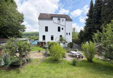 3-Familienhaus mit großem Grundstück und viel Potenzial für Eigennutzer oder Kapitalanleger