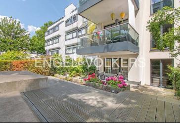 Modernes Wohnen mit privatem Garten in exklusiver Nachbarschaft.