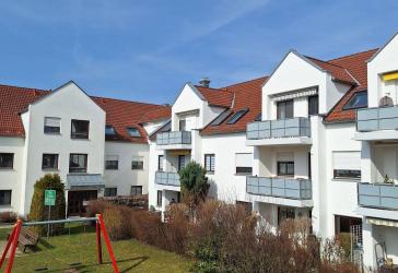 Gut geschnittene 3 ZKB mit Balkon und 2 TG Stellplätzen