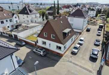 Großzügiges EFH mit 7 Zimmern, Garten und Doppelgarage - vielfältige Gestaltungsmöglichkeiten
