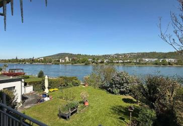 Wohnen mit Rheinblick-Zweifamilienhaus in toller Lage