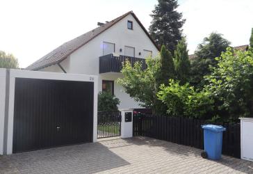 Exklusive 4-Raumwohnung mit großem Garten und überdachter Terrasse in Fürth Dambach