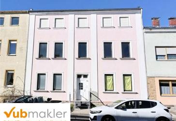 REDUZIERT!! Mehrfamilienhaus mit 4 Einheiten - solide vermietet mit Entwicklungspotenzial in Selb