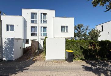Lichtdurchflutetes Stadthaus mit Dachterrasse und Terrasse in Quickborn