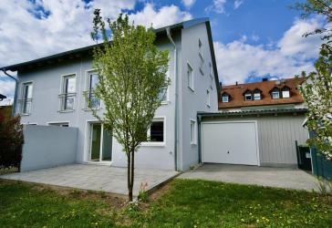 Einziehen und wohlfühlen: Neuwertige Doppelhaushälfte mit Top-Energieklasse