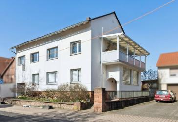 Charmantes Zweifamilienhaus mit Nebengebäude in Linsengericht